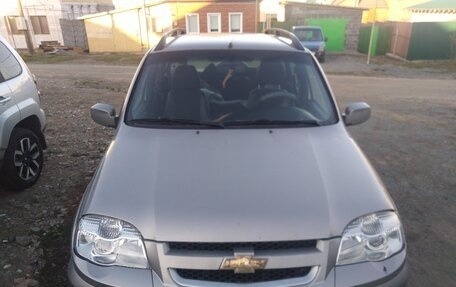 Chevrolet Niva I рестайлинг, 2011 год, 535 000 рублей, 2 фотография