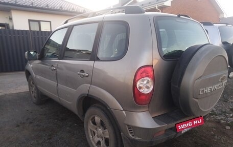 Chevrolet Niva I рестайлинг, 2011 год, 535 000 рублей, 3 фотография