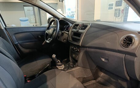 Renault Logan II, 2018 год, 680 000 рублей, 8 фотография