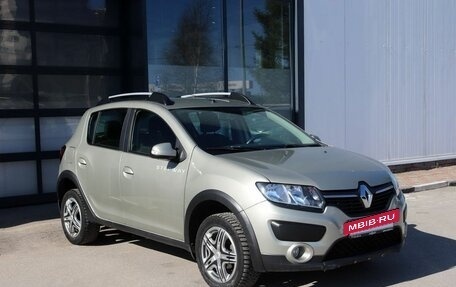 Renault Sandero II рестайлинг, 2017 год, 896 000 рублей, 2 фотография