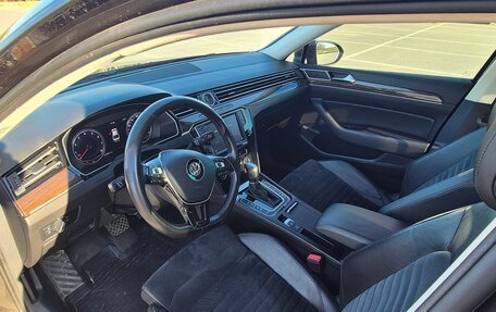 Volkswagen Passat B8 рестайлинг, 2016 год, 1 850 000 рублей, 11 фотография