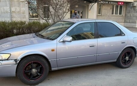 Toyota Camry, 1998 год, 260 000 рублей, 1 фотография