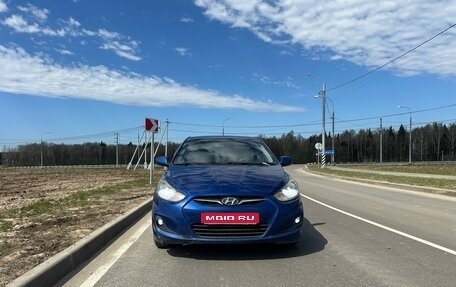 Hyundai Solaris II рестайлинг, 2012 год, 700 000 рублей, 1 фотография