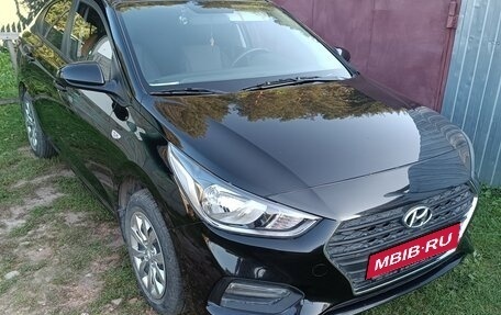 Hyundai Solaris II рестайлинг, 2018 год, 1 300 000 рублей, 1 фотография