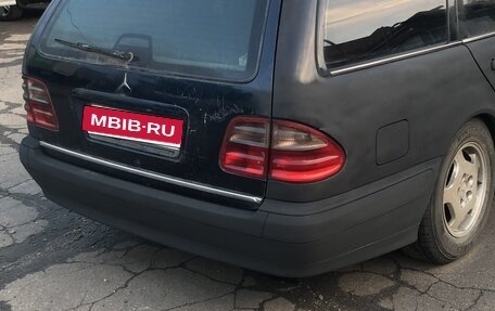 Mercedes-Benz E-Класс, 1999 год, 270 000 рублей, 1 фотография
