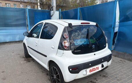 Peugeot 107 I рестайлинг, 2011 год, 420 000 рублей, 3 фотография