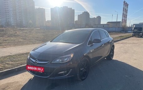 Opel Astra J, 2013 год, 680 000 рублей, 3 фотография
