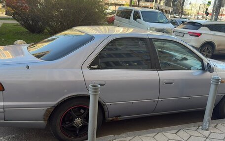 Toyota Camry, 1998 год, 260 000 рублей, 4 фотография