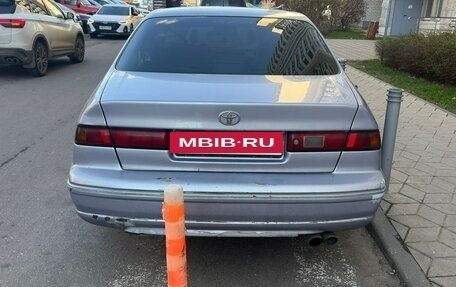Toyota Camry, 1998 год, 260 000 рублей, 3 фотография