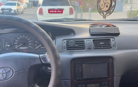 Toyota Camry, 1998 год, 260 000 рублей, 9 фотография