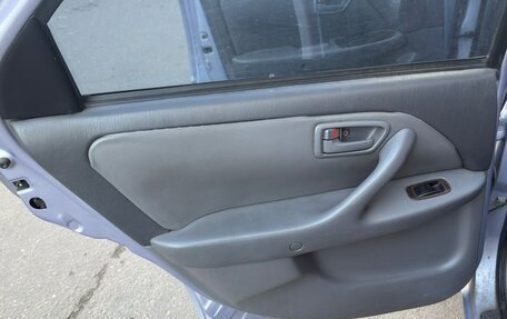 Toyota Camry, 1998 год, 260 000 рублей, 11 фотография