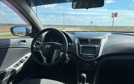Hyundai Solaris II рестайлинг, 2012 год, 700 000 рублей, 8 фотография