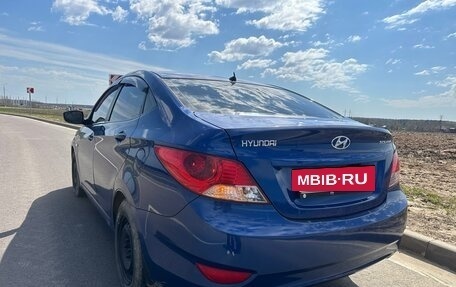 Hyundai Solaris II рестайлинг, 2012 год, 700 000 рублей, 4 фотография
