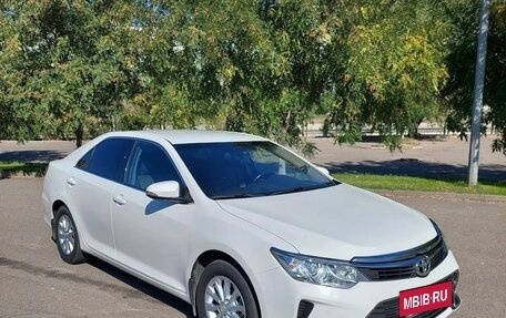 Toyota Camry, 2015 год, 2 250 000 рублей, 2 фотография