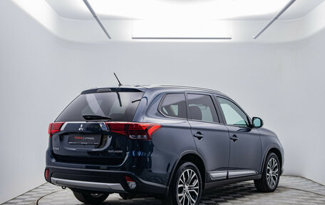 Mitsubishi Outlander III рестайлинг 3, 2016 год, 2 030 000 рублей, 5 фотография