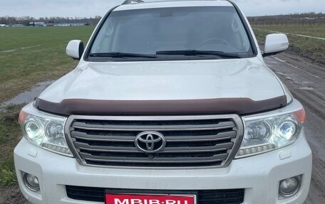 Toyota Land Cruiser 200, 2014 год, 4 000 000 рублей, 1 фотография