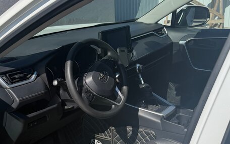 Toyota RAV4, 2021 год, 3 400 000 рублей, 12 фотография