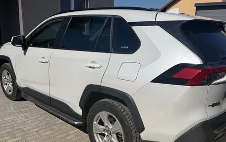 Toyota RAV4, 2021 год, 3 400 000 рублей, 10 фотография