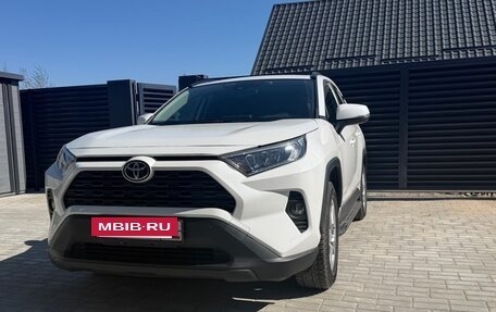 Toyota RAV4, 2021 год, 3 400 000 рублей, 13 фотография