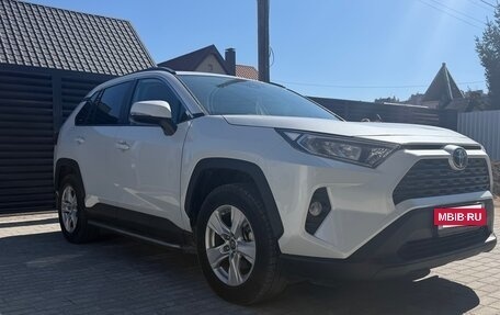 Toyota RAV4, 2021 год, 3 400 000 рублей, 5 фотография