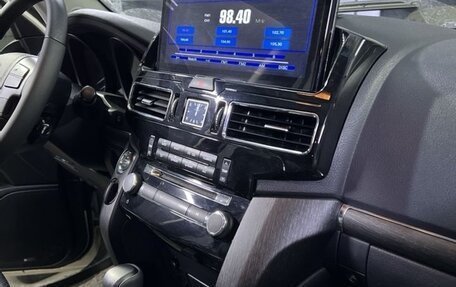 Toyota Land Cruiser 200, 2014 год, 4 000 000 рублей, 7 фотография