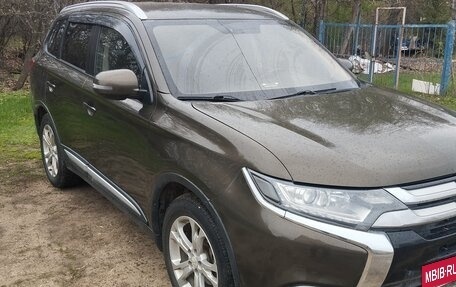 Mitsubishi Outlander III рестайлинг 3, 2018 год, 2 050 000 рублей, 2 фотография
