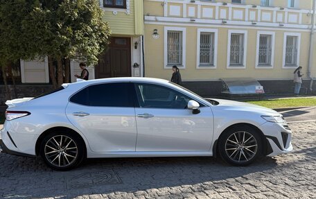 Toyota Camry, 2021 год, 3 750 000 рублей, 5 фотография