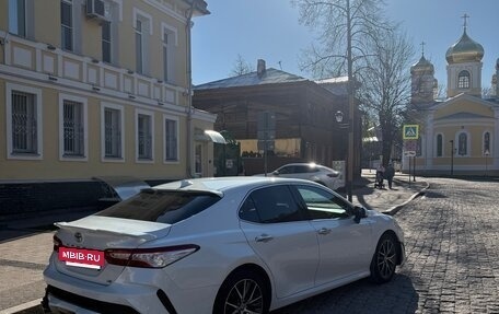 Toyota Camry, 2021 год, 3 750 000 рублей, 6 фотография