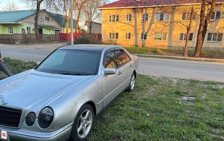 Mercedes-Benz E-Класс, 1999 год, 320 000 рублей, 2 фотография