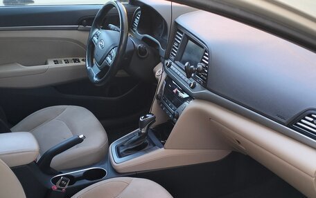 Hyundai Elantra VI рестайлинг, 2017 год, 1 400 000 рублей, 5 фотография