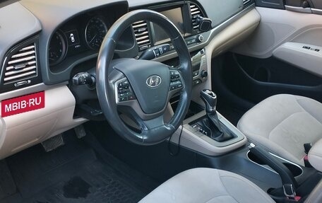 Hyundai Elantra VI рестайлинг, 2017 год, 1 400 000 рублей, 9 фотография