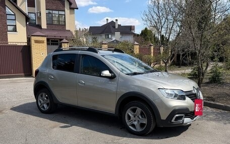 Renault Sandero II рестайлинг, 2019 год, 1 220 000 рублей, 2 фотография