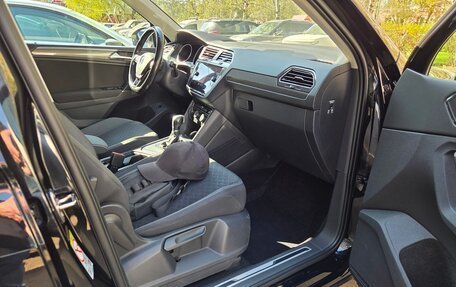 Volkswagen Tiguan II, 2018 год, 2 200 000 рублей, 7 фотография