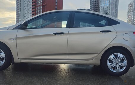 Hyundai Solaris II рестайлинг, 2014 год, 680 000 рублей, 4 фотография