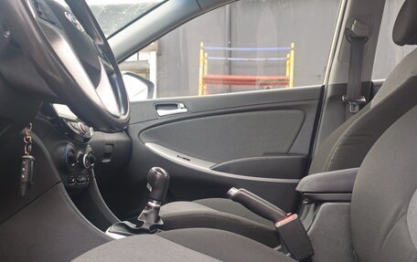 Hyundai Solaris II рестайлинг, 2014 год, 680 000 рублей, 15 фотография