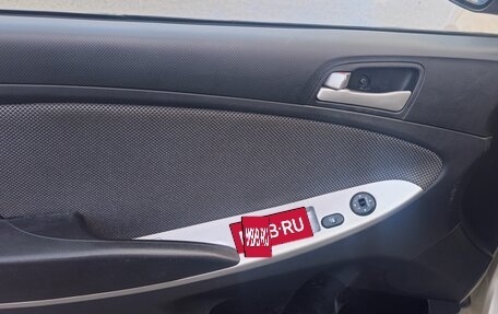 Hyundai Solaris II рестайлинг, 2014 год, 680 000 рублей, 24 фотография
