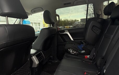 Toyota Land Cruiser Prado 150 рестайлинг 2, 2020 год, 5 850 000 рублей, 10 фотография