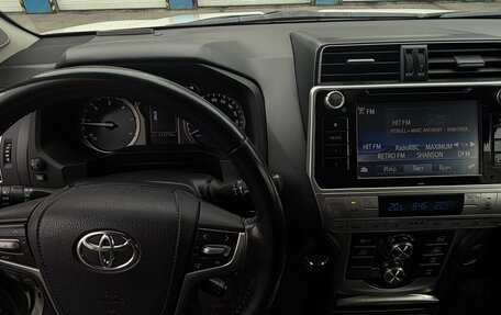 Toyota Land Cruiser Prado 150 рестайлинг 2, 2020 год, 5 850 000 рублей, 9 фотография