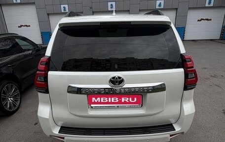 Toyota Land Cruiser Prado 150 рестайлинг 2, 2020 год, 5 850 000 рублей, 4 фотография