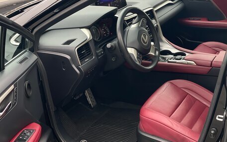 Lexus RX IV рестайлинг, 2019 год, 3 000 000 рублей, 5 фотография