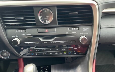 Lexus RX IV рестайлинг, 2019 год, 3 000 000 рублей, 9 фотография