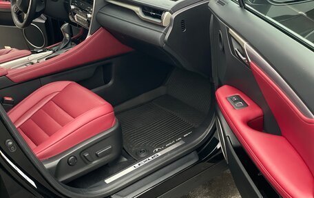 Lexus RX IV рестайлинг, 2019 год, 3 000 000 рублей, 13 фотография