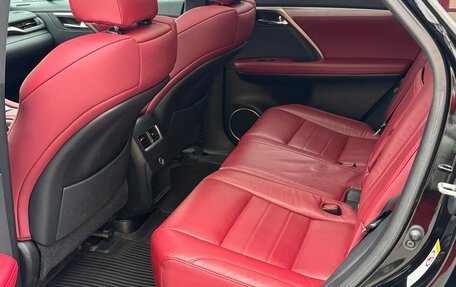 Lexus RX IV рестайлинг, 2019 год, 3 000 000 рублей, 15 фотография