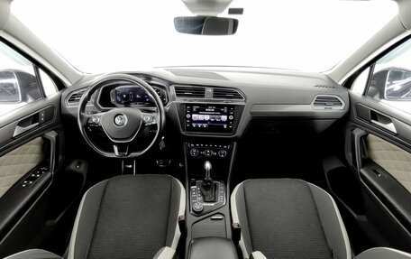 Volkswagen Tiguan II, 2019 год, 2 580 000 рублей, 8 фотография