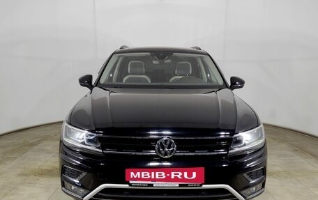 Volkswagen Tiguan II, 2019 год, 2 580 000 рублей, 2 фотография