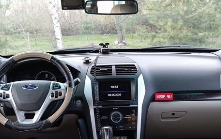 Ford Explorer VI, 2012 год, 1 700 000 рублей, 24 фотография