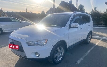 Mitsubishi Outlander III рестайлинг 3, 2011 год, 1 560 000 рублей, 3 фотография