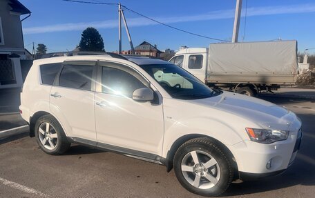 Mitsubishi Outlander III рестайлинг 3, 2011 год, 1 560 000 рублей, 4 фотография