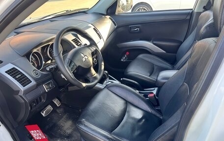 Mitsubishi Outlander III рестайлинг 3, 2011 год, 1 560 000 рублей, 9 фотография