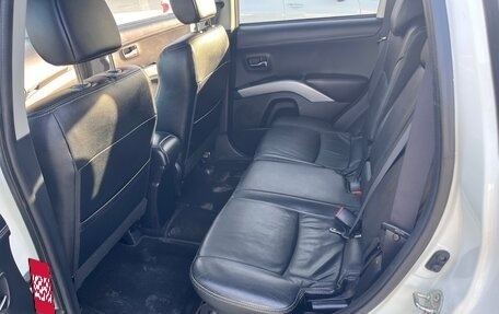 Mitsubishi Outlander III рестайлинг 3, 2011 год, 1 560 000 рублей, 10 фотография